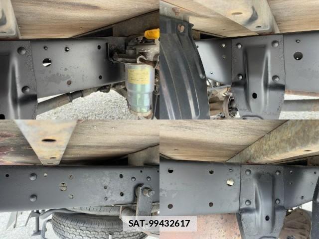 Mazda TITAN DASH 2006-03 7816841-12