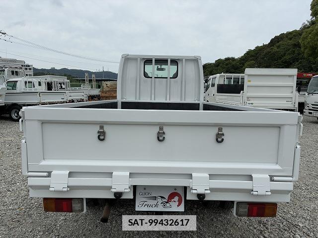 Mazda TITAN DASH 2006-03 7816841-7
