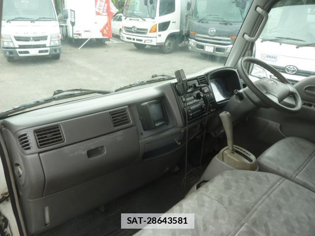 Mazda TITAN DASH 2002-03 7817568-2