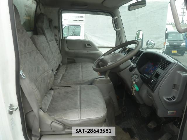 Mazda TITAN DASH 2002-03 7817568-5