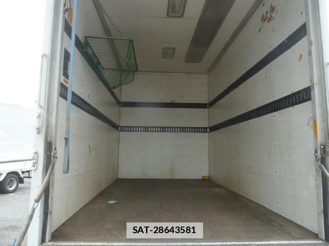 Mazda TITAN DASH 2002-03 7817568-6
