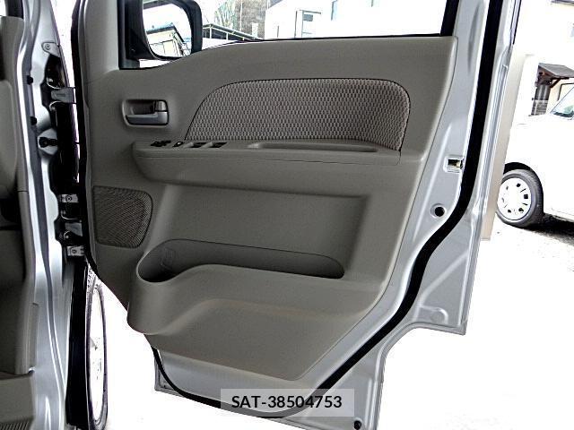 Mitsubishi TOWN BOX 2019-01 7820778-13