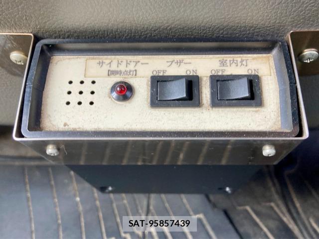 Toyota TOYOACE 2013-11 7816759-15