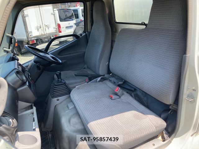 Toyota TOYOACE 2013-11 7816759-17