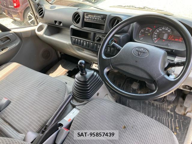 Toyota TOYOACE 2013-11 7816759-9