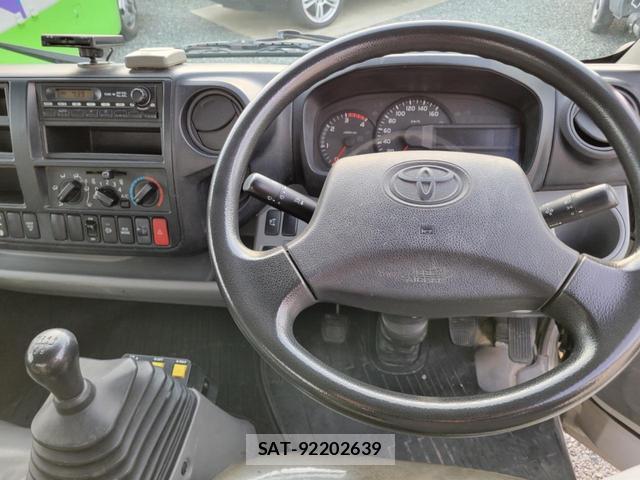Toyota TOYOACE 2014-03 7816762-15