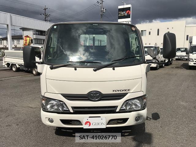 Toyota TOYOACE 2017-01 7817401-1