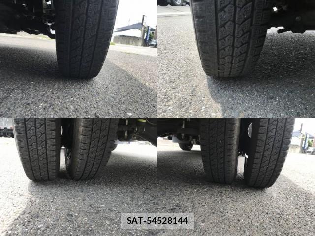 Toyota TOYOACE 2017-06 7817434-15
