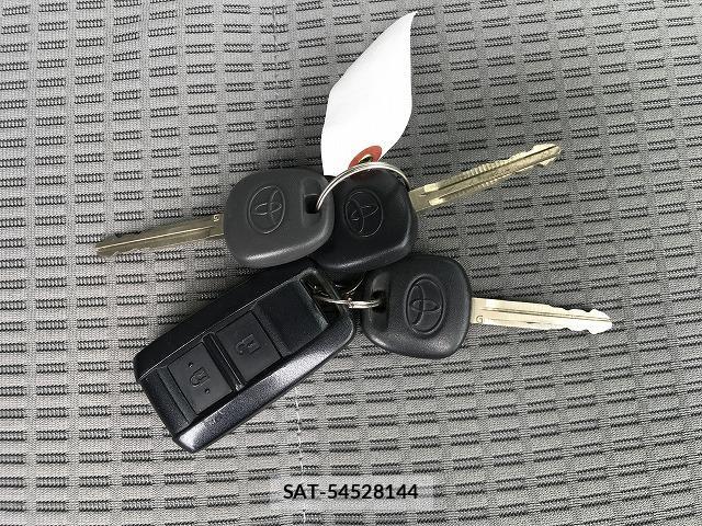 Toyota TOYOACE 2017-06 7817434-16