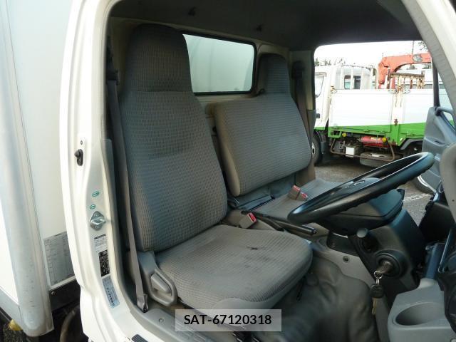 Toyota TOYOACE 2014-03 7817536-10