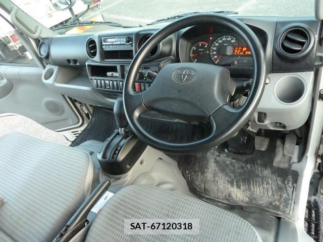 Toyota TOYOACE 2014-03 7817536-11