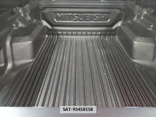 Mitsubishi TRITON 2025-03 7811442-3