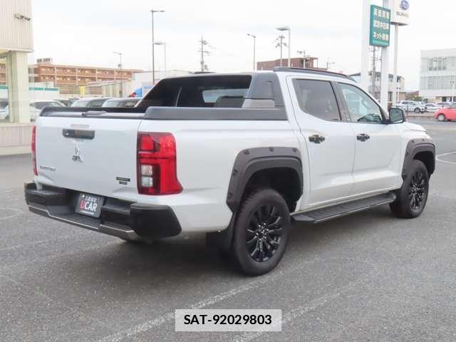 Mitsubishi TRITON 2025-05 7820793-1