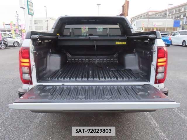 Mitsubishi TRITON 2025-05 7820793-9