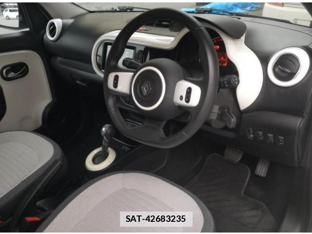 Renault TWINGO 2020-09 7817225-2