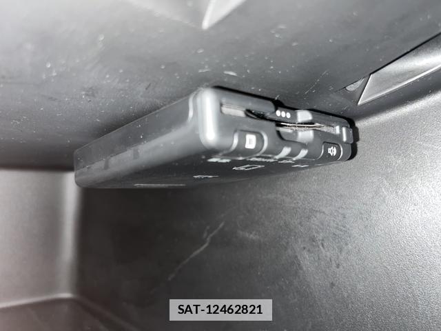 Renault TWINGO 2022-06 7817890-12