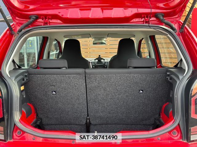 VolksWagen UP! 2017-06 7818944-11