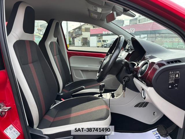 VolksWagen UP! 2017-06 7818944-7