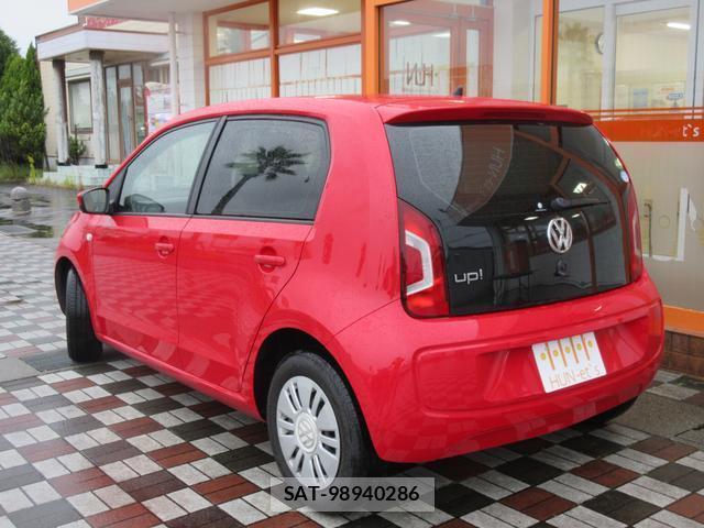 VolksWagen UP! 2012-10 7819526-1