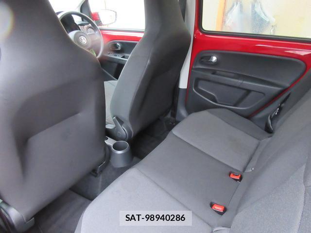 VolksWagen UP! 2012-10 7819526-4