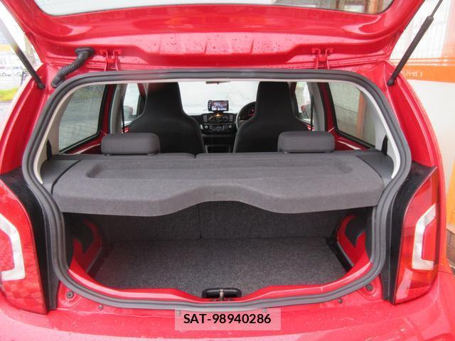VolksWagen UP! 2012-10 7819526-5