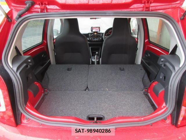 VolksWagen UP! 2012-10 7819526-6