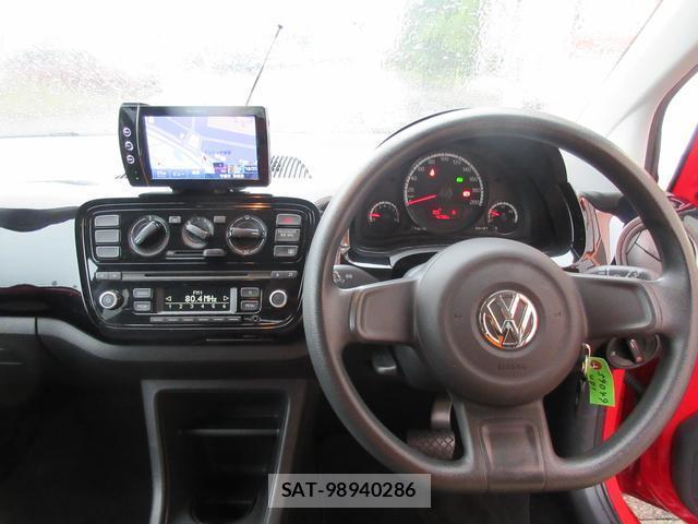 VolksWagen UP! 2012-10 7819526-8