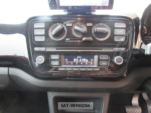 VolksWagen UP! 2012-10 7819526-9