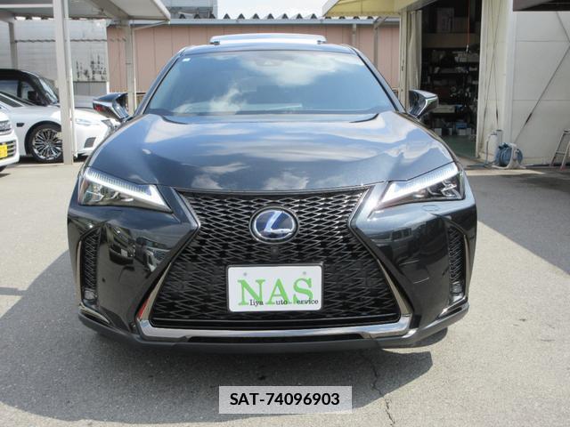 Lexus UX 2021-12 7812452-1