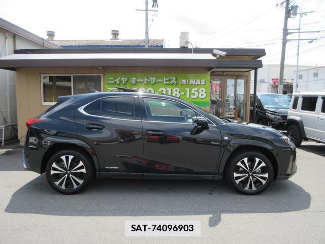 Lexus UX 2021-12 7812452-2