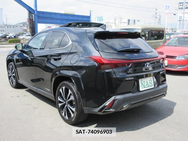 Lexus UX 2021-12 7812452-6