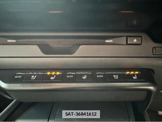 Lexus UX 2019-03 7812747-16