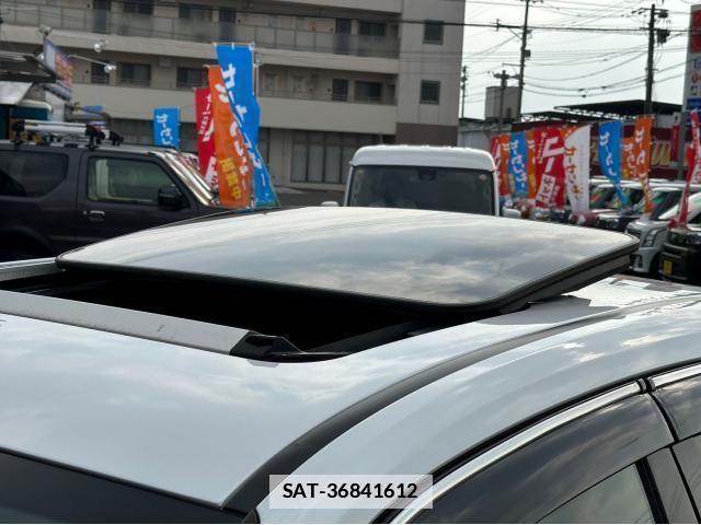 Lexus UX 2019-03 7812747-19