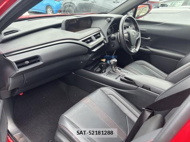 Lexus UX 2018-11 7813470-6
