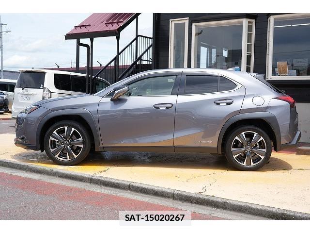 Lexus UX 2021-04 7815772-1