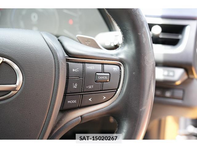 Lexus UX 2021-04 7815772-11
