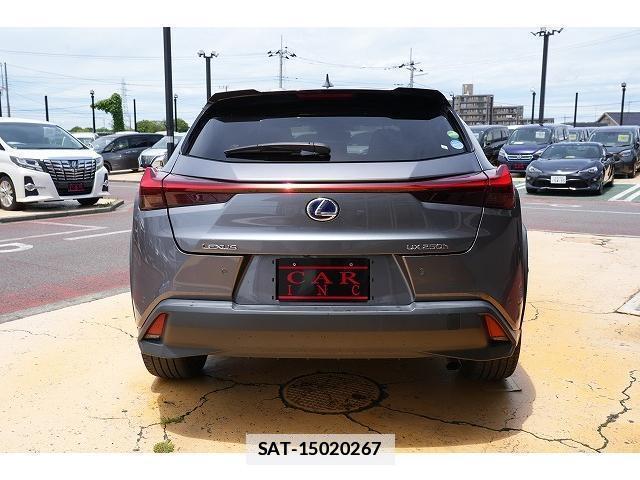 Lexus UX 2021-04 7815772-3