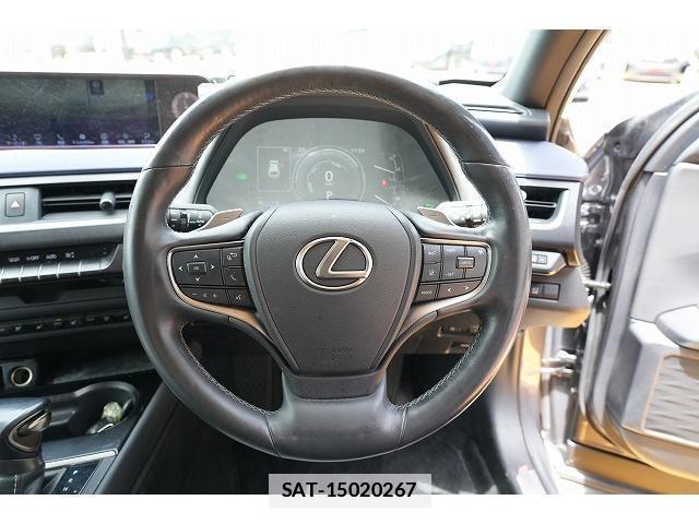 Lexus UX 2021-04 7815772-5
