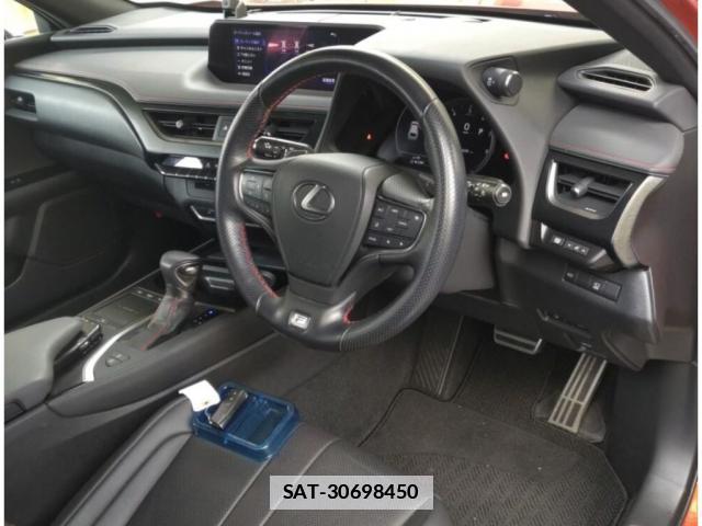 Lexus UX 2019-07 7816650-2