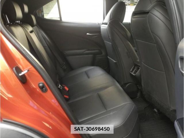 Lexus UX 2019-07 7816650-6