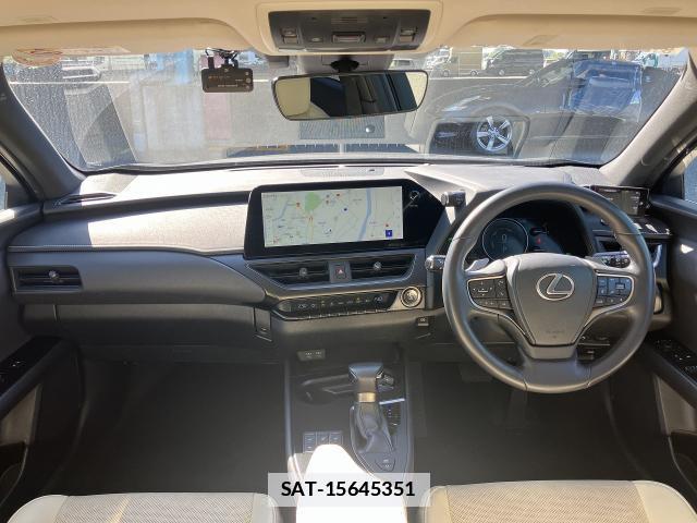 Lexus UX 2023-08 7817964-2