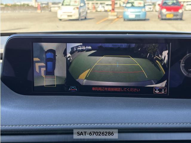 Lexus UX 2018-11 7819927-10