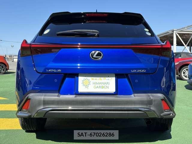 Lexus UX 2018-11 7819927-16