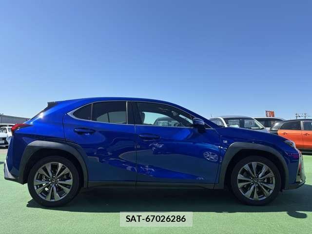 Lexus UX 2018-11 7819927-19
