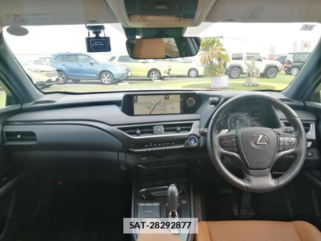 Lexus UX 2021-11 7819949-4