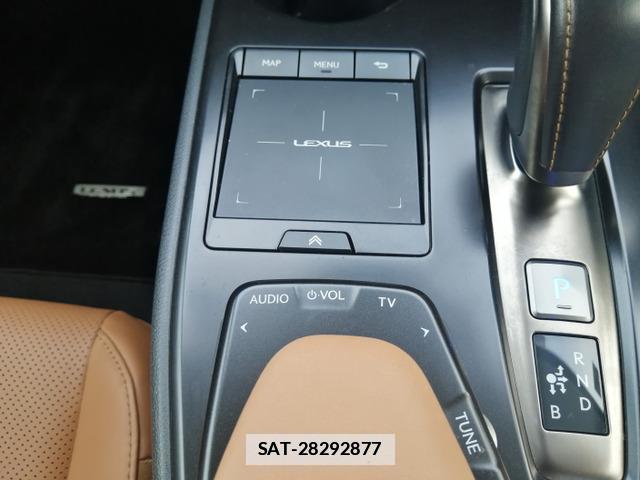 Lexus UX 2021-11 7819949-9