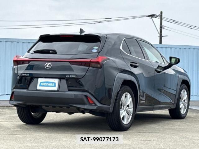Lexus UX 2020-01 7821966-2