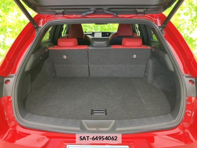 Lexus UX 2020-06 7822054-7