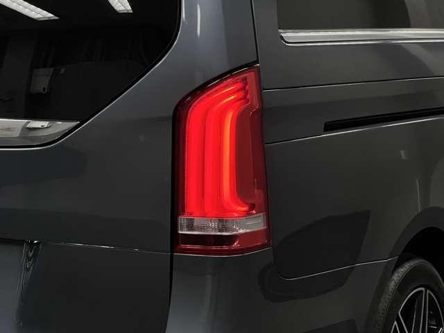 Mercedes Benz V-CLASS 2016-07 7823279-12