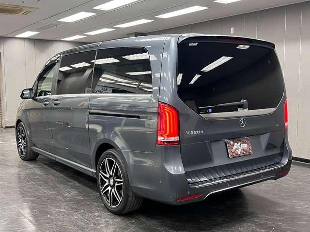 Mercedes Benz V-CLASS 2016-07 7823279-17